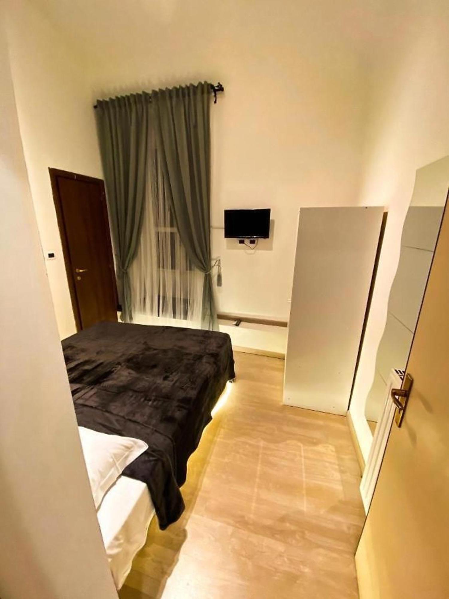 Hotel Cialdini 13 Roma Esterno foto